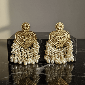 heart antique pearl earrings